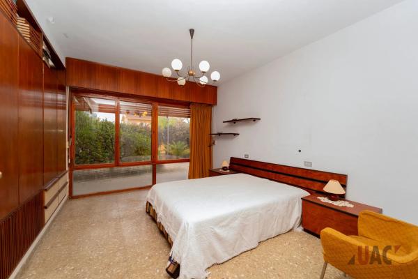 Casa independiente en Av Antonio Ramos Carratala