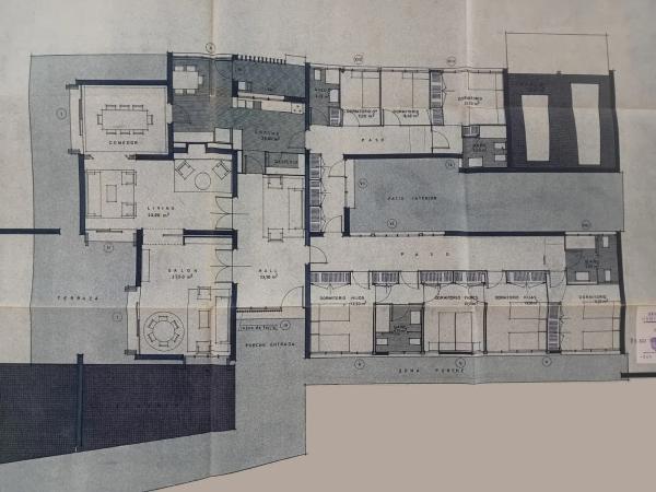 Casa independiente en Av Antonio Ramos Carratala