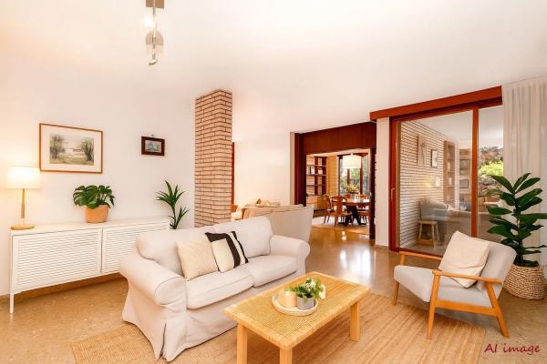 Casa independiente en Av Antonio Ramos Carratala