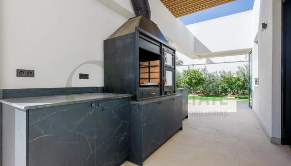 Casa independiente en calle de los Hermanos Álvarez Quintero