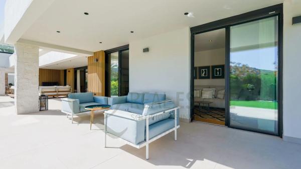 Casa independiente en calle de los Hermanos Álvarez Quintero