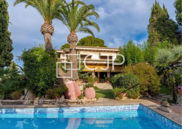 Casa independiente en avenida Albufereta, 36