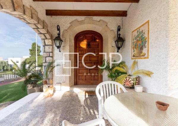 Casa independiente en avenida Albufereta, 36