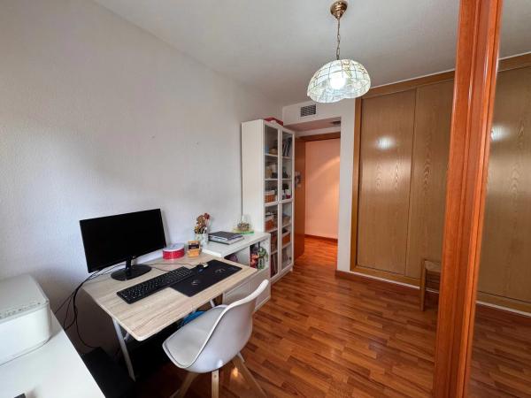 Piso en calle Polop, 2