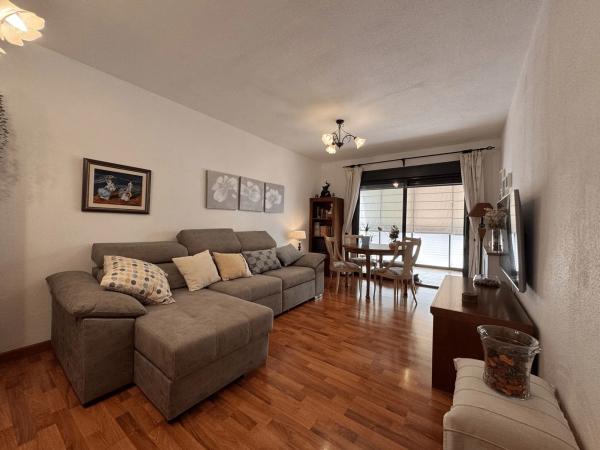 Piso en calle Polop, 2