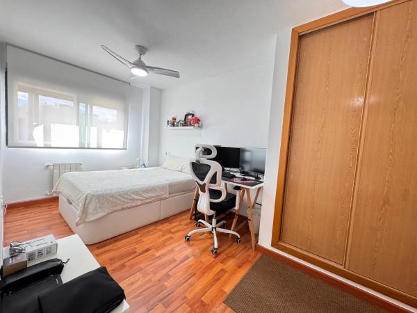 Piso en calle Polop, 2