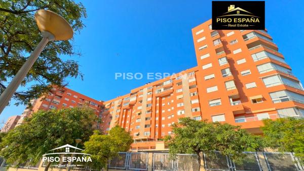 Piso en Av Pintor Xavier Soler