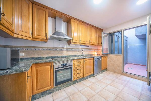 Chalet adosado en calle Doctor Juan López Sánchez