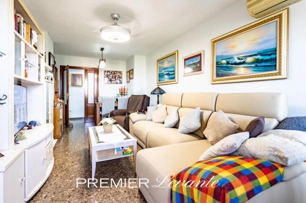 Piso en calle Doctor José Luis de la Vega