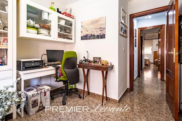 Piso en calle Doctor José Luis de la Vega