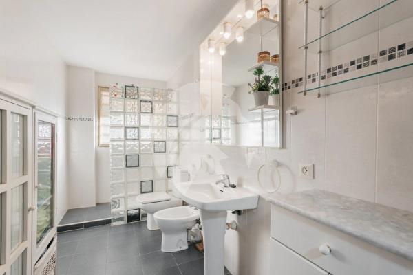 Piso en avenida Países Escandinavos