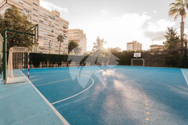 Piso en avenida Países Escandinavos