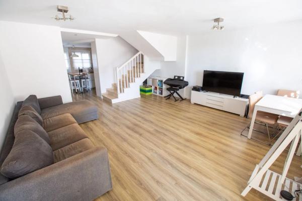 Chalet adosado en calle Trident, 15