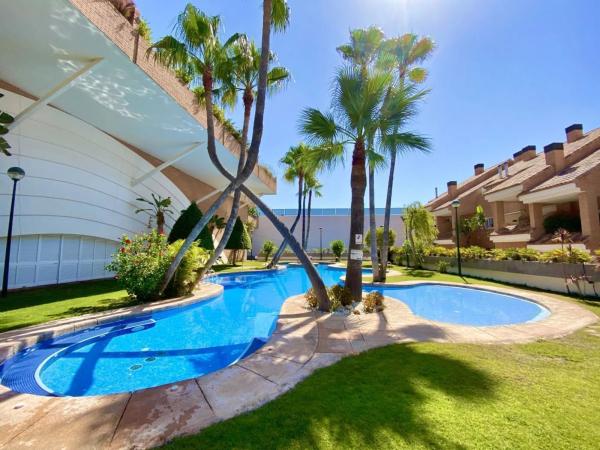 Chalet adosado en calle Océano, 22