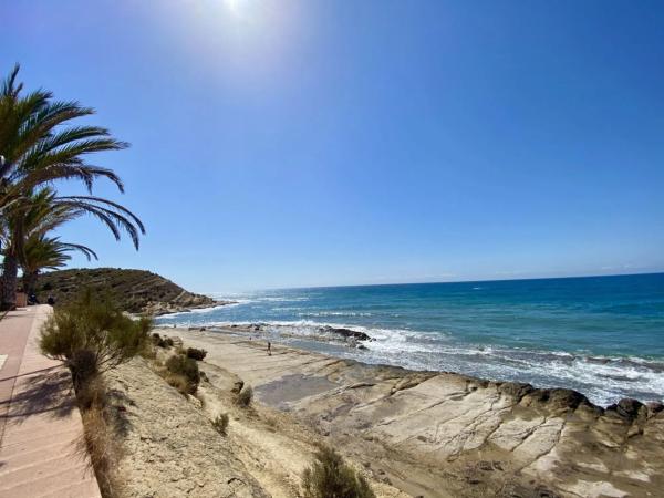 Chalet adosado en calle Océano, 22