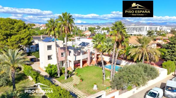 Casa independiente en calle Historiador Rafael Altamira