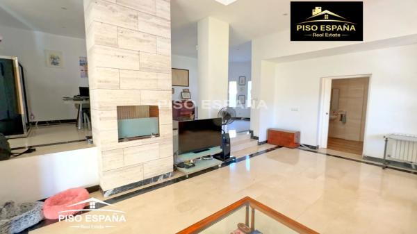 Casa independiente en calle Historiador Rafael Altamira