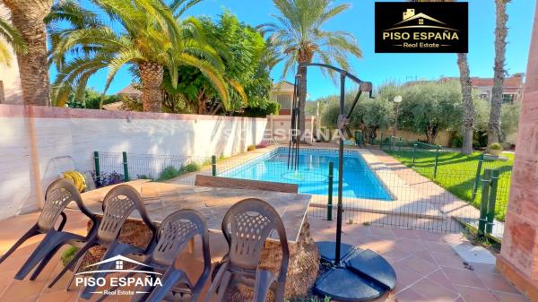 Casa independiente en calle Historiador Rafael Altamira