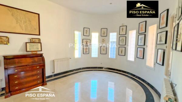 Casa independiente en calle Historiador Rafael Altamira