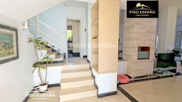 Casa independiente en calle Historiador Rafael Altamira