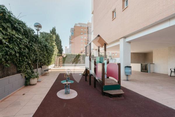 Piso en avenida Esportista Miriam Blasco