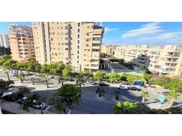 Piso en avenida Pintor Fernando Soria