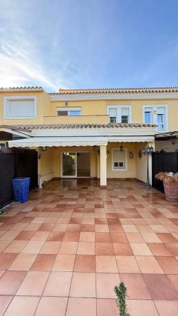 Chalet adosado en avenida Pintor Fernando Soria, 20