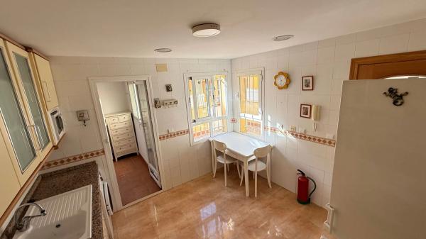 Chalet adosado en avenida Pintor Fernando Soria, 20