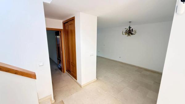 Chalet adosado en avenida Pintor Fernando Soria, 20