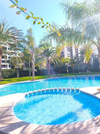 Piso en avenida de les Nacions