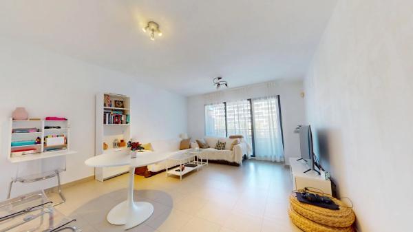 Piso en avenida de les Nacions