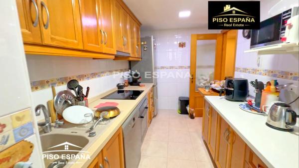 Piso en Av Condomina