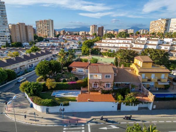 Casa independiente en avenida de la Costa Blanca