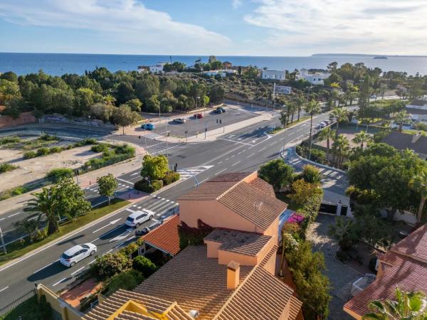 Casa independiente en avenida de la Costa Blanca