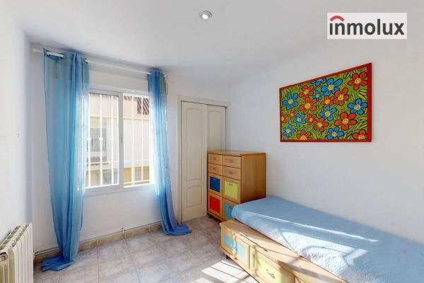 Chalet adosado en avenida del Locutor Vicente Hipólito