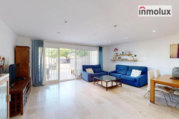 Chalet adosado en avenida del Locutor Vicente Hipólito