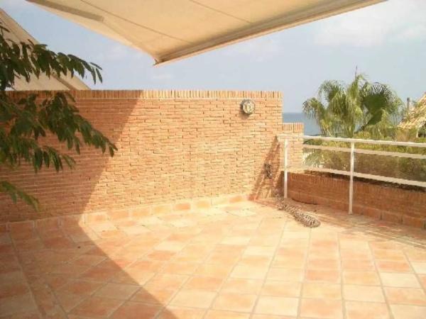 Casa independiente en calle Océano