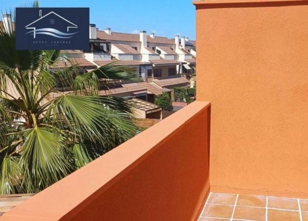 Chalet adosado en calle Conrado Albadalejo