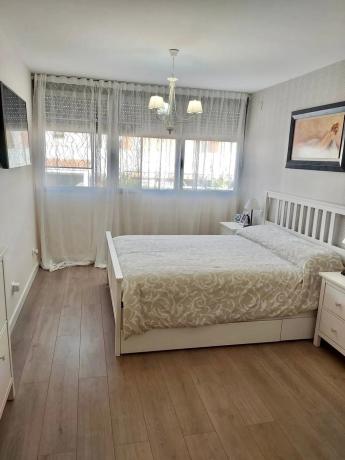 Chalet adosado en calle Conrado Albadalejo