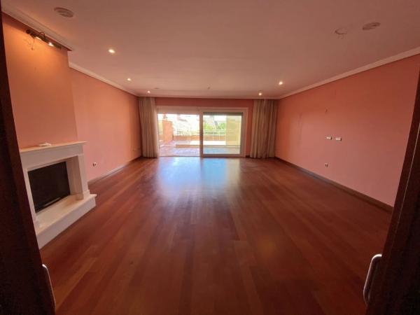 Piso en calle Océano, 22