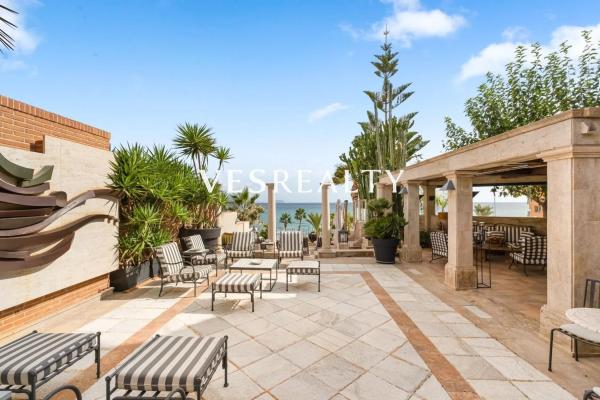 Chalet pareado en calle de la Salpa