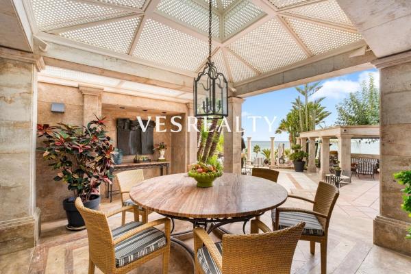 Chalet pareado en calle de la Salpa