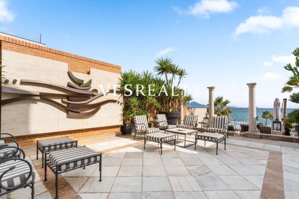 Chalet pareado en calle de la Salpa