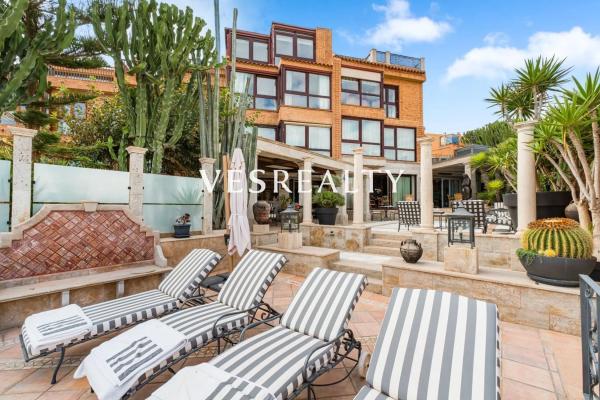 Chalet pareado en calle de la Salpa