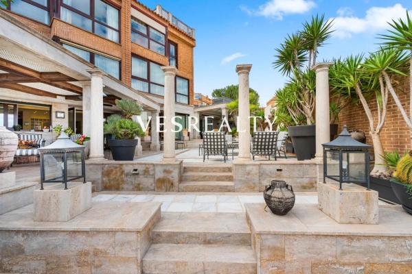 Chalet pareado en calle de la Salpa