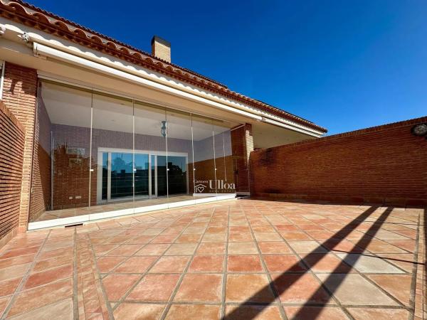 Chalet adosado en calle Océano