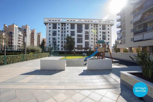 Piso en avenida de les Nacions