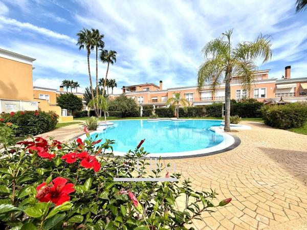 Chalet adosado en avenida Pintor Pérez Gil