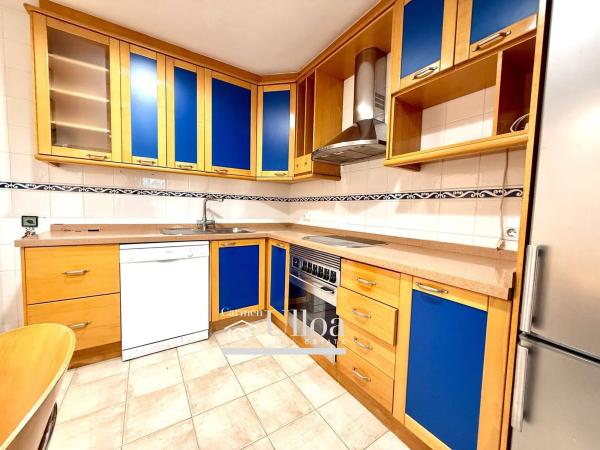 Chalet adosado en avenida Pintor Pérez Gil