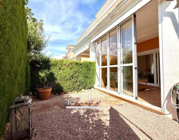 Chalet adosado en avenida Pintor Pérez Gil